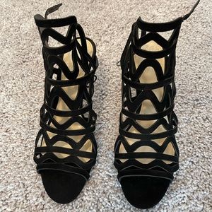 Vince Camuto size 7.5. Beautiful shoe worn ONCE!